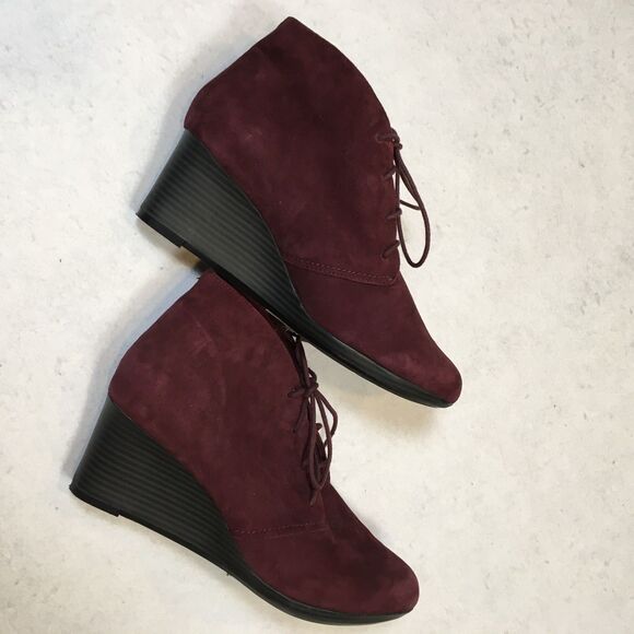 Clarks Womens 10W Wedge Ankle Boots Suede Leather Lace Up Burgundy Purple Witchy - Picture 4 of 11